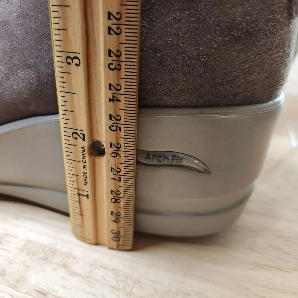 Skechers On‑the‑Go Arch Fit Lined Wedge Booties Women’s 9.5 Dark Taupe